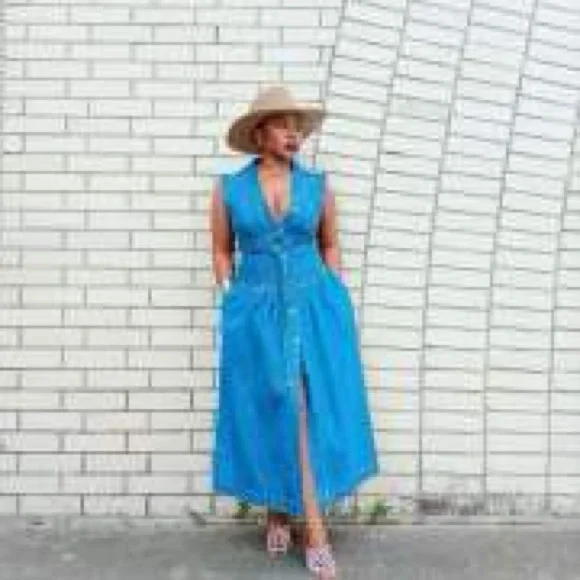 Sleeveless Denim Dress - Picture 6 of 11